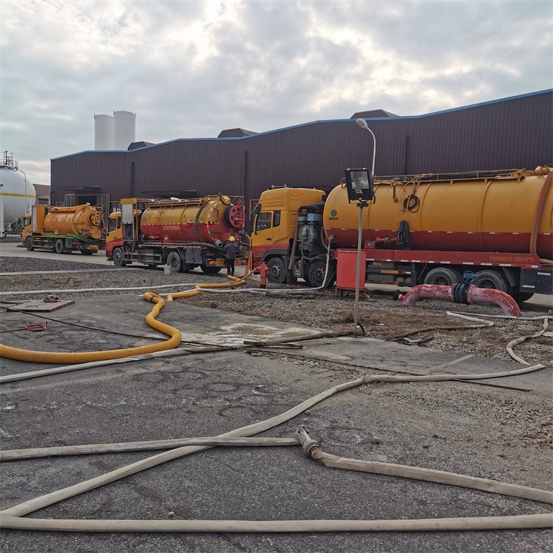 横峰污水池清理