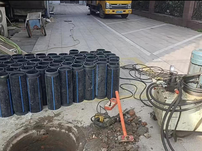 横峰PE置换管厂家 DN315置换管 非开挖管短管置换